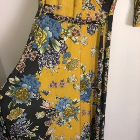 Dress - Picture 1 of 3